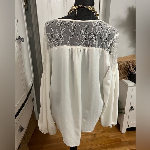 Lace sleeve blouse - Picture 2 of 3